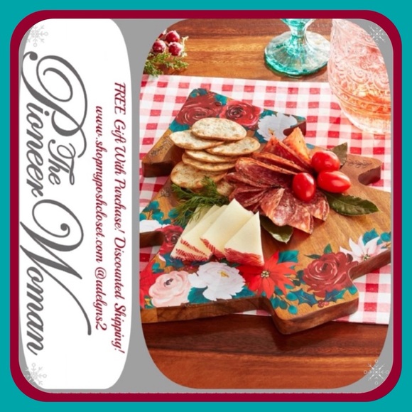 🌺 Last One! 🌺 New Pioneer Woman Acacia Christmas Tree Charcuterie Cutting Board - Picture 2 of 8